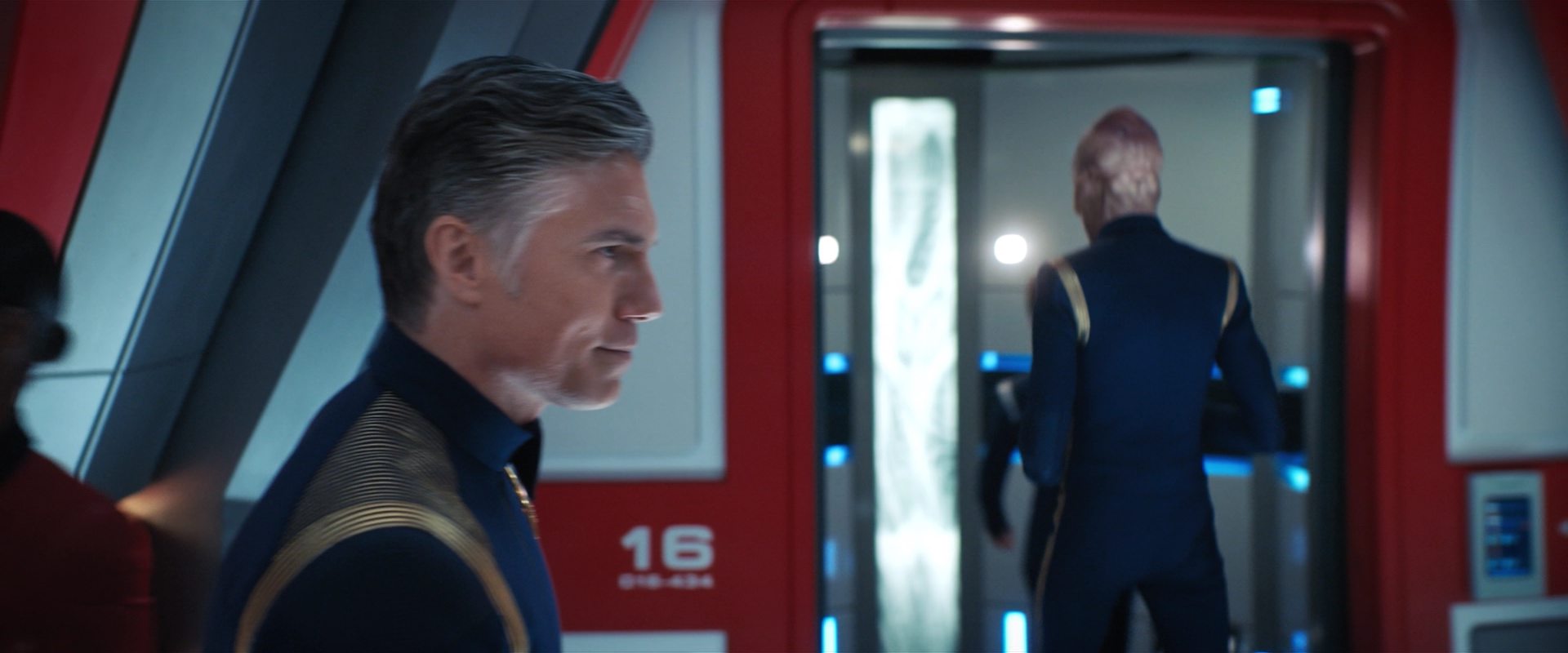 extant_StarTrekDiscovery_2x13-SuchSweetSorrowPart1_00872.jpg