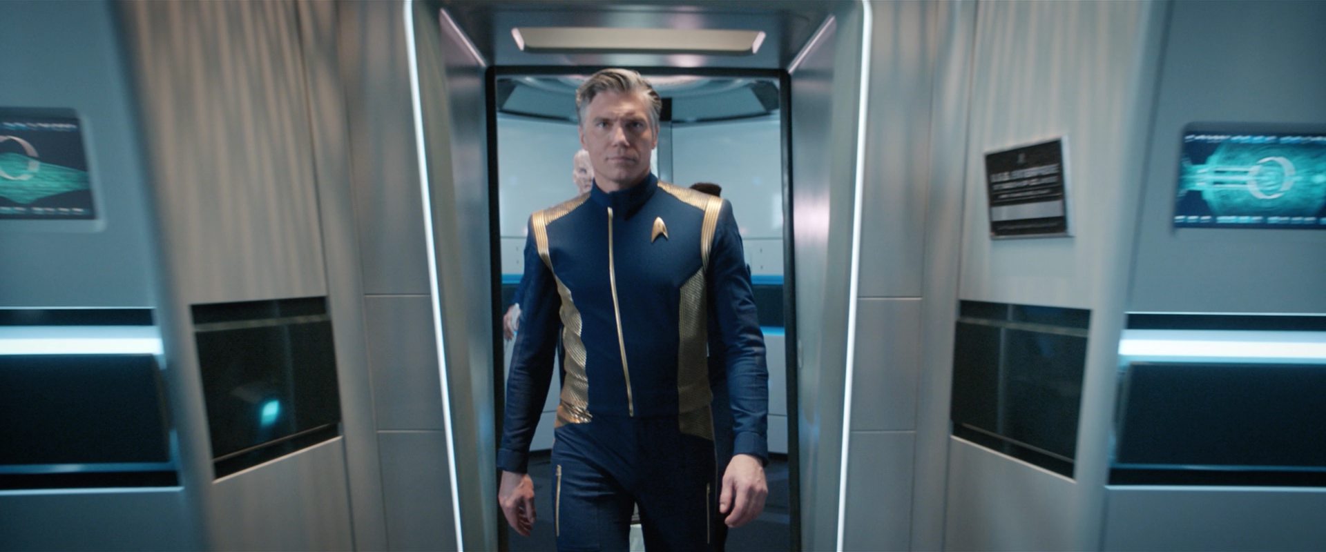 extant_StarTrekDiscovery_2x13-SuchSweetSorrowPart1_00914.jpg