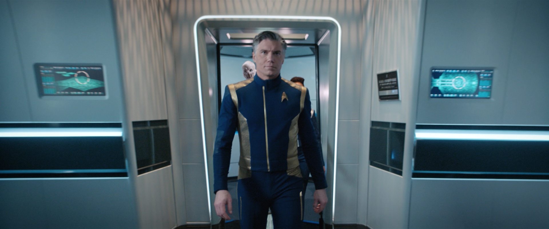 extant_StarTrekDiscovery_2x13-SuchSweetSorrowPart1_00915.jpg