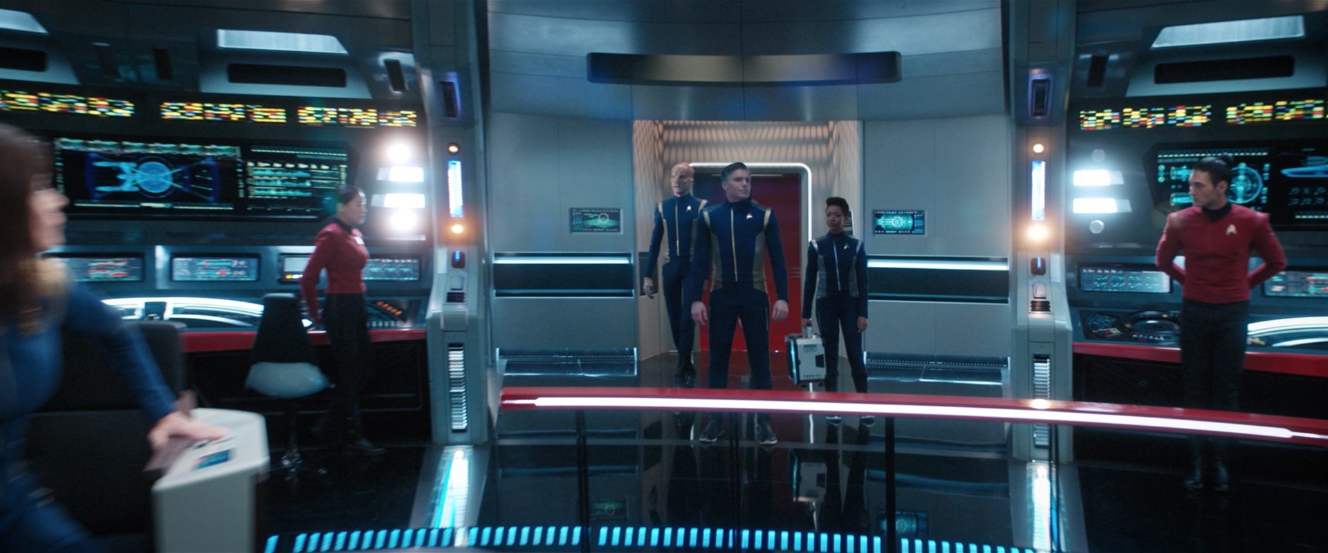 extant_StarTrekDiscovery_2x13-SuchSweetSorrowPart1_00922.jpg