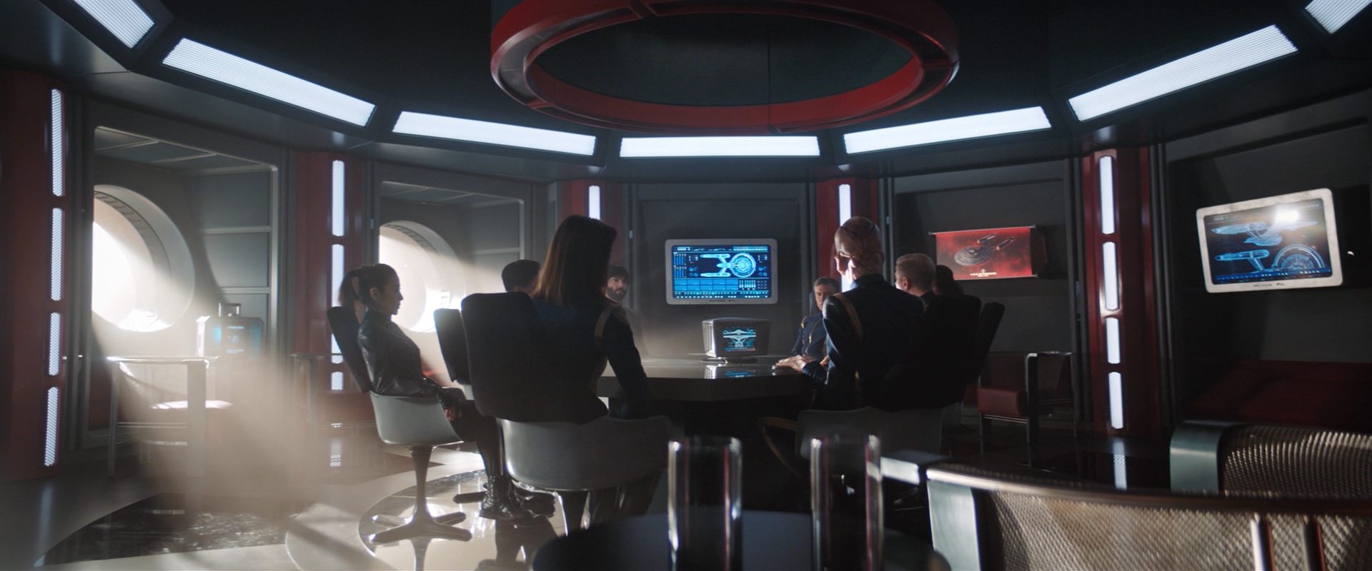 extant_StarTrekDiscovery_2x13-SuchSweetSorrowPart1_01833.jpg