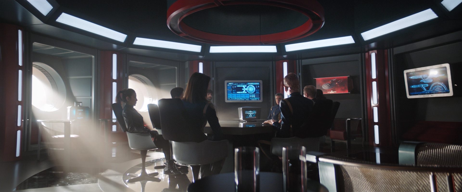 extant_StarTrekDiscovery_2x13-SuchSweetSorrowPart1_01834.jpg