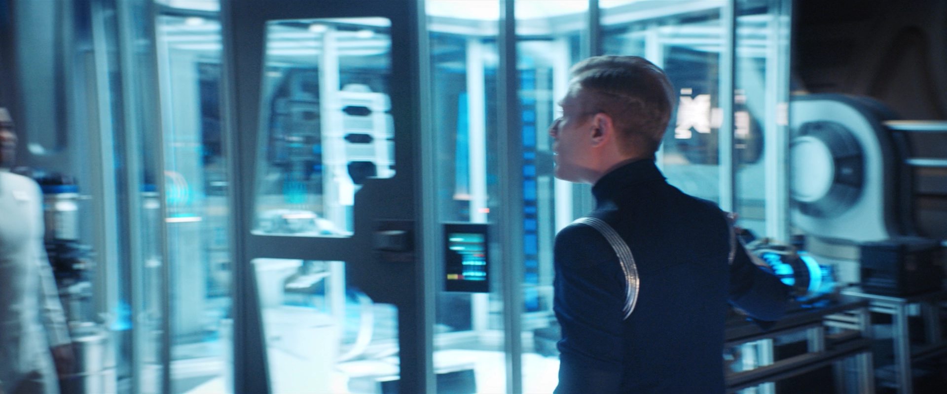 extant_StarTrekDiscovery_2x13-SuchSweetSorrowPart1_02406.jpg