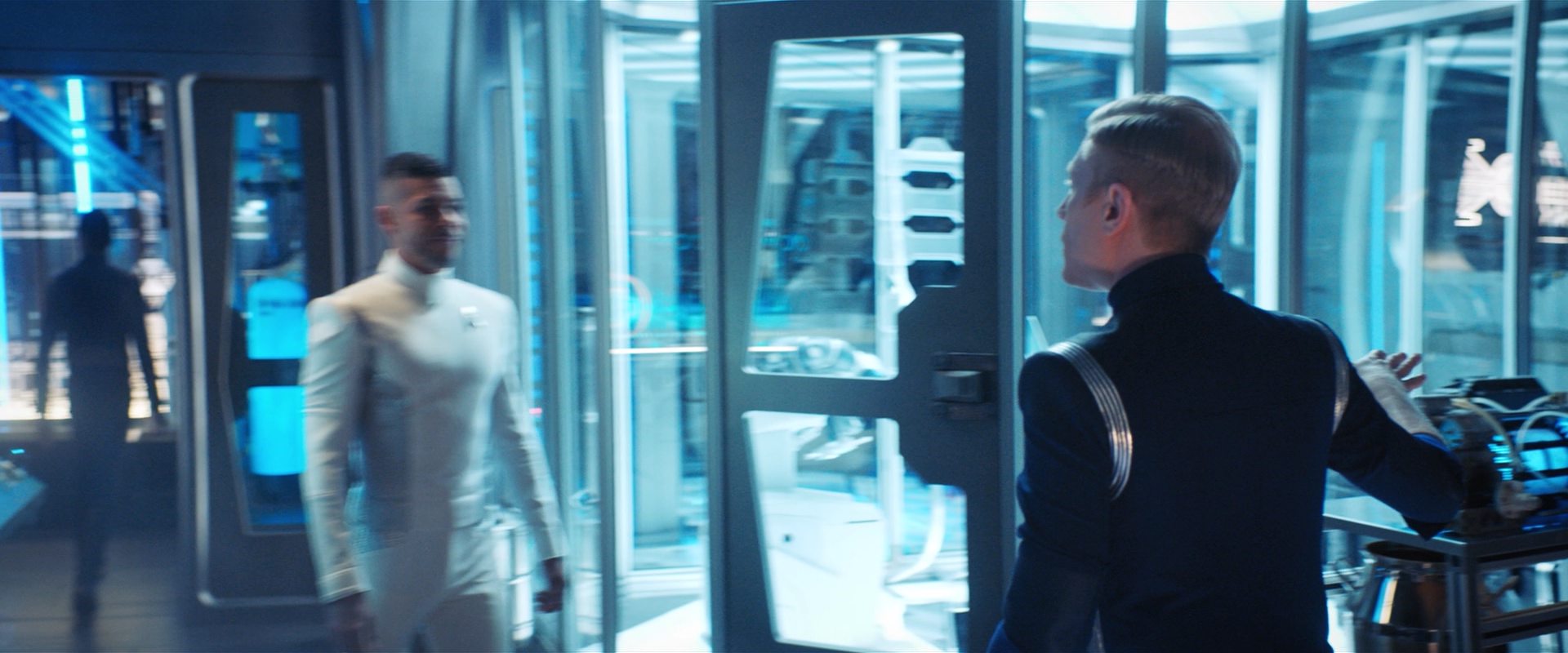 extant_StarTrekDiscovery_2x13-SuchSweetSorrowPart1_02407.jpg