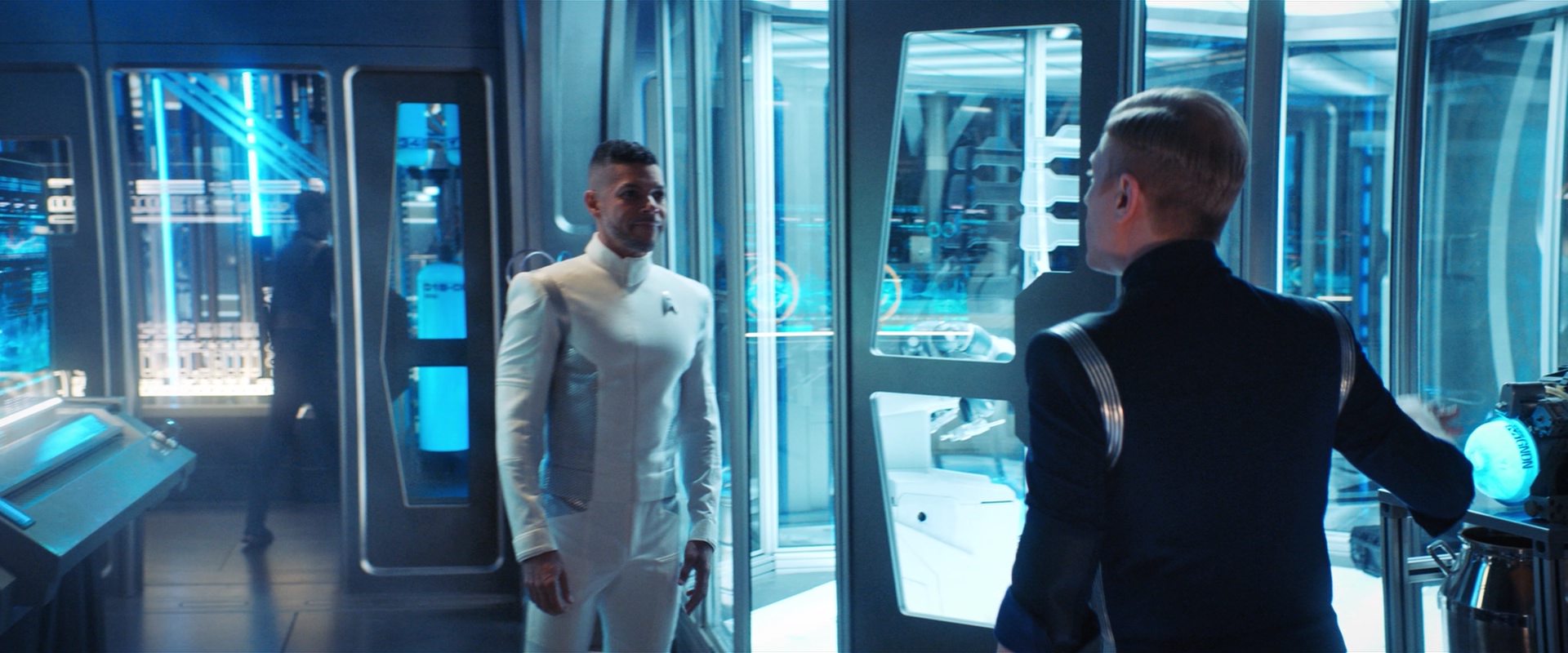 extant_StarTrekDiscovery_2x13-SuchSweetSorrowPart1_02408.jpg