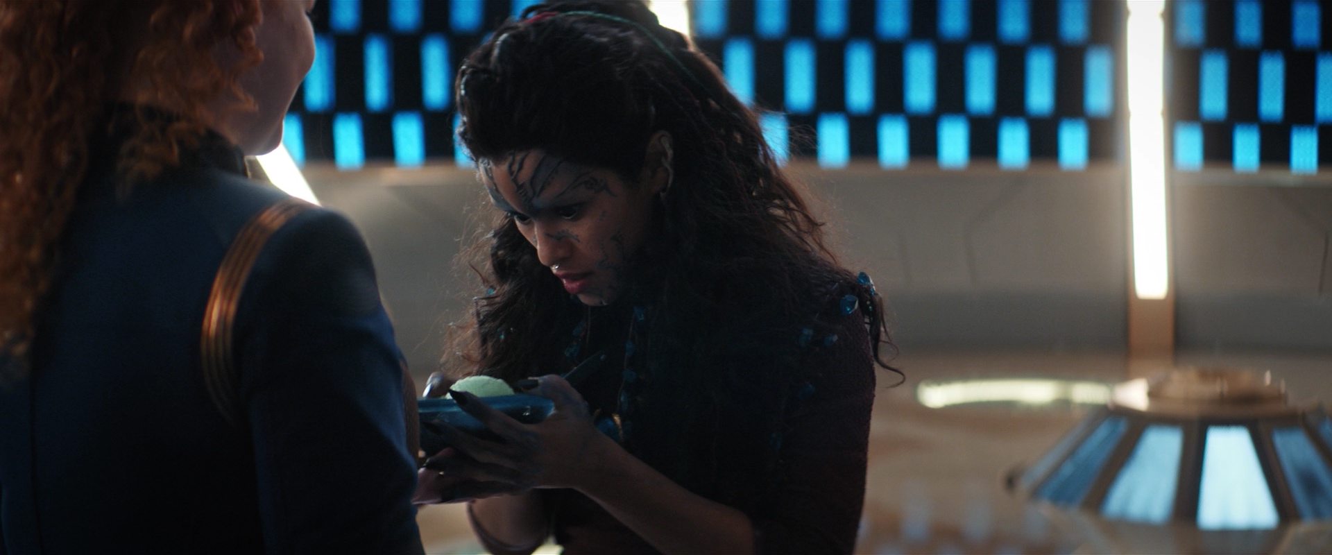 extant_StarTrekDiscovery_2x13-SuchSweetSorrowPart1_02704.jpg