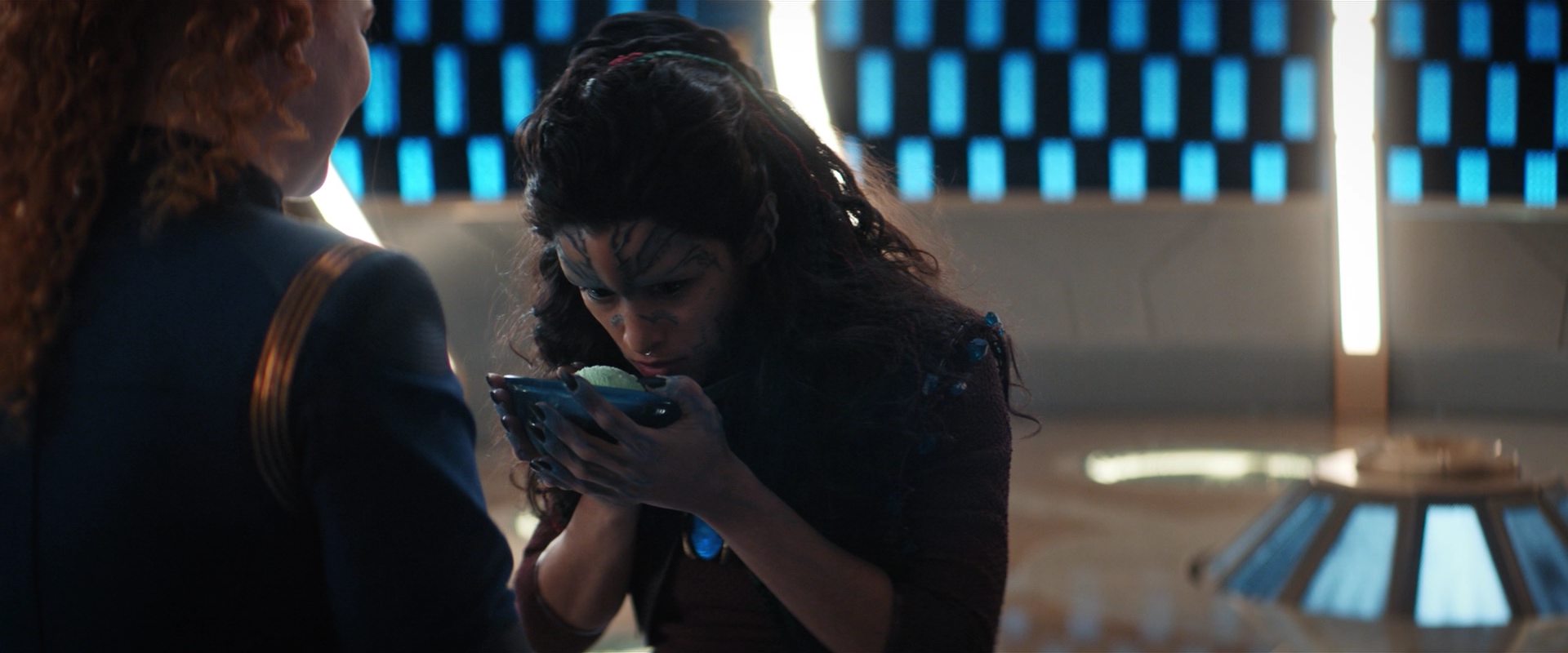 extant_StarTrekDiscovery_2x13-SuchSweetSorrowPart1_02705.jpg