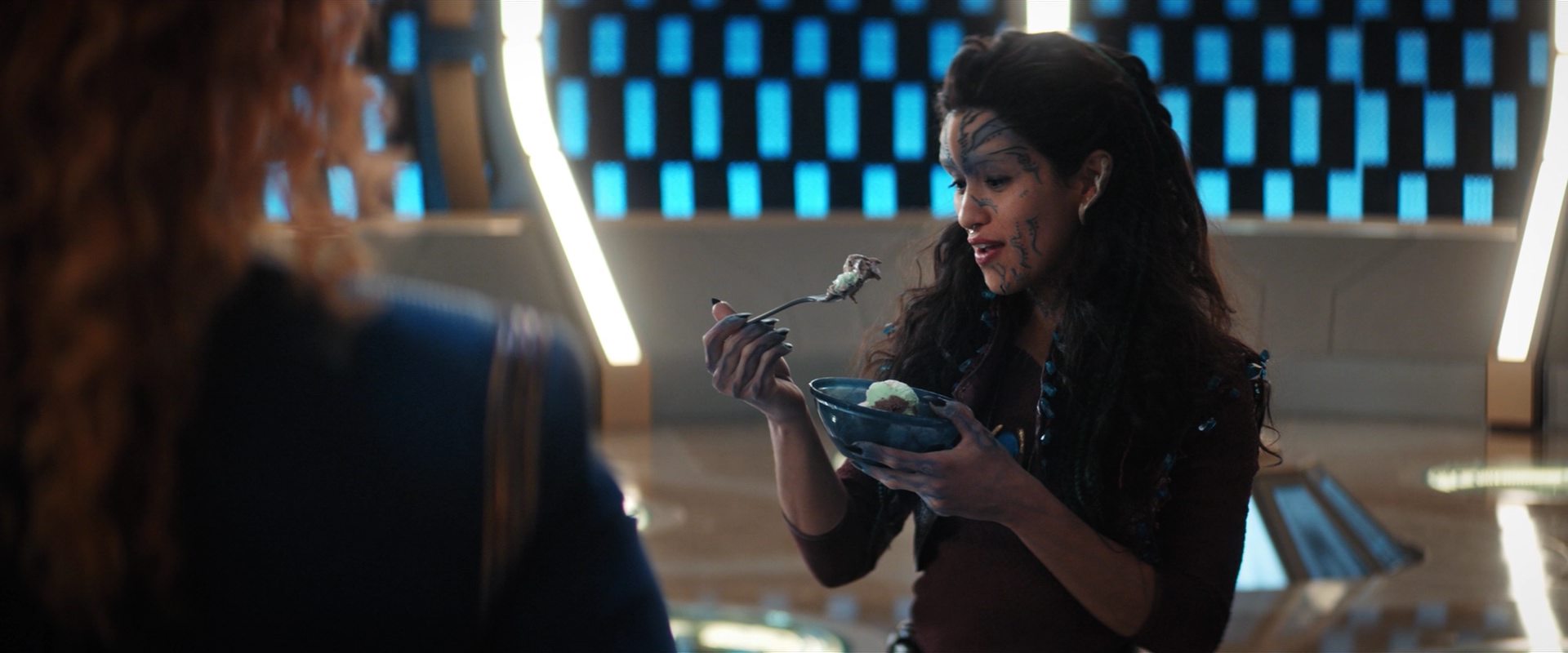 extant_StarTrekDiscovery_2x13-SuchSweetSorrowPart1_02758.jpg