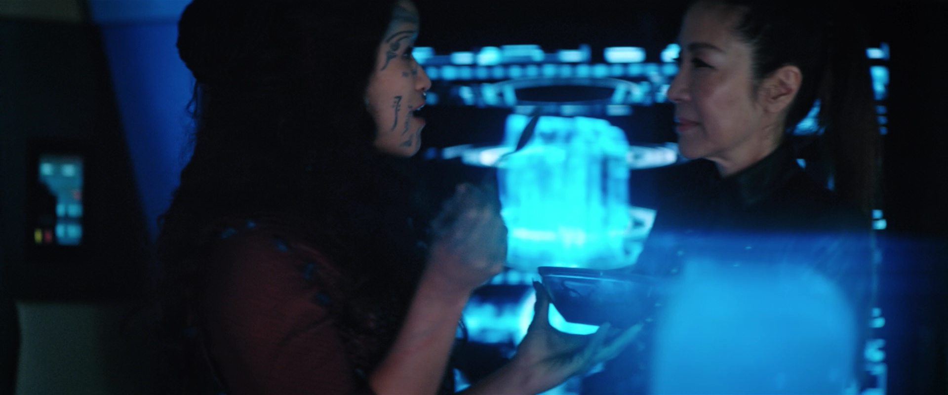 extant_StarTrekDiscovery_2x13-SuchSweetSorrowPart1_02845.jpg