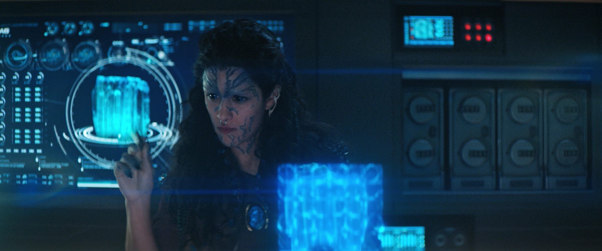 extant_StarTrekDiscovery_2x13-SuchSweetSorrowPart1_02865.jpg