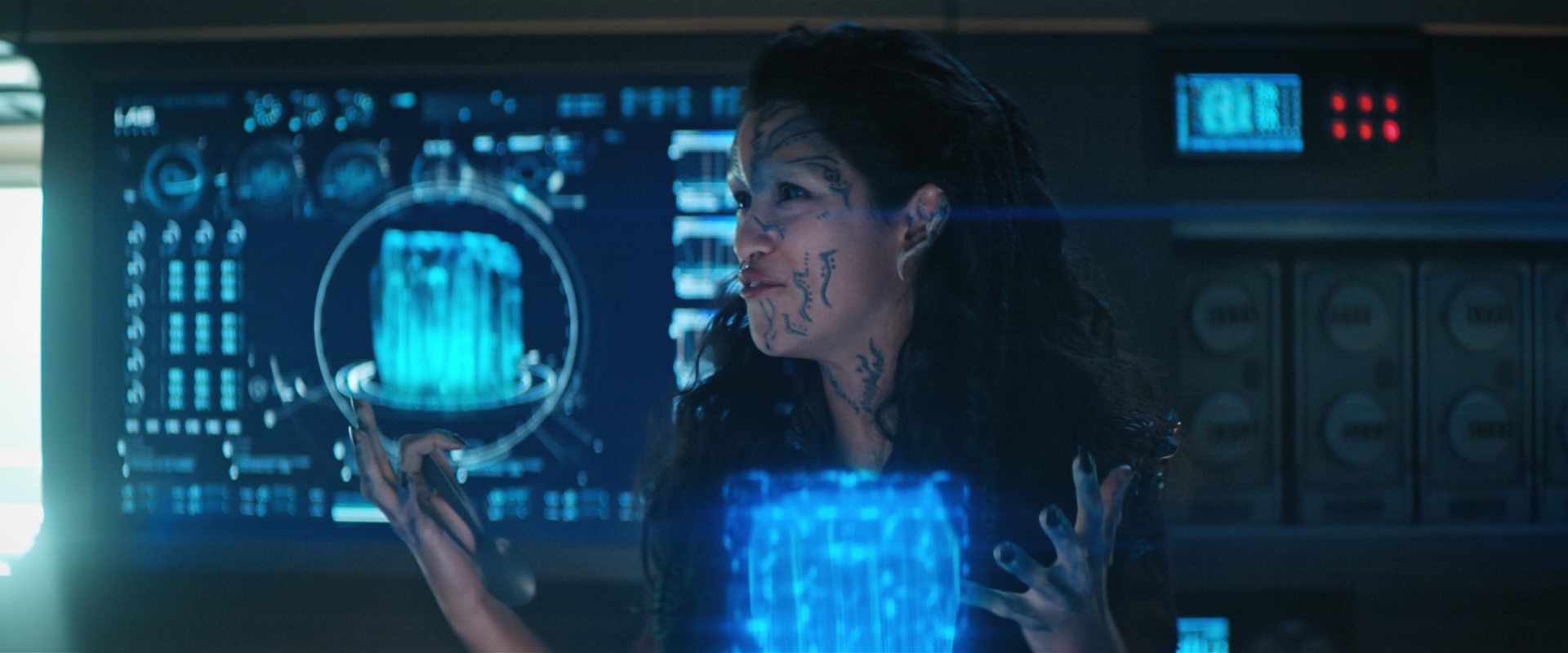 extant_StarTrekDiscovery_2x13-SuchSweetSorrowPart1_02926.jpg