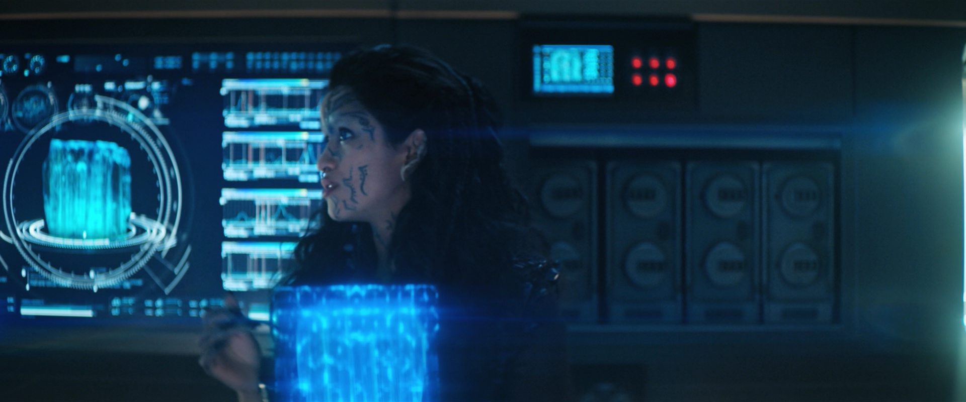 extant_StarTrekDiscovery_2x13-SuchSweetSorrowPart1_02936.jpg