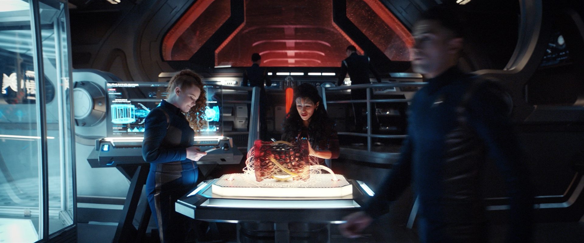 extant_StarTrekDiscovery_2x13-SuchSweetSorrowPart1_03388.jpg