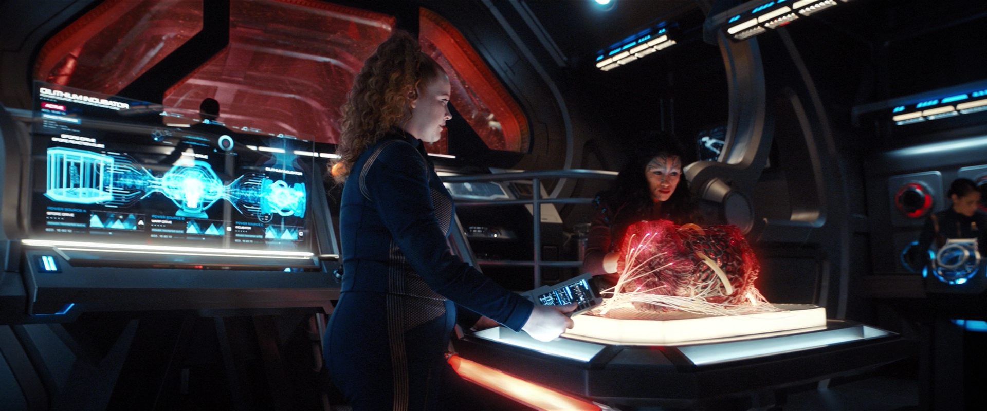 extant_StarTrekDiscovery_2x13-SuchSweetSorrowPart1_03441.jpg