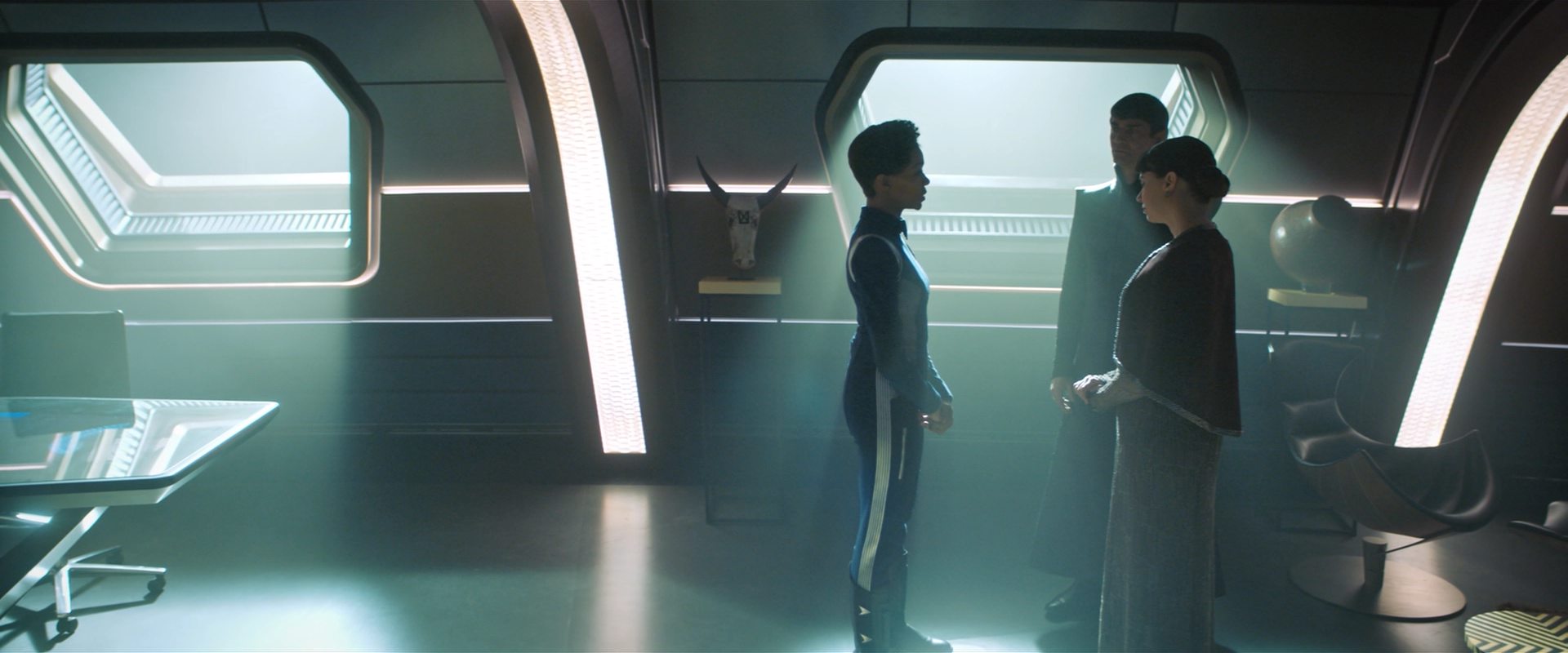 extant_StarTrekDiscovery_2x13-SuchSweetSorrowPart1_03695.jpg