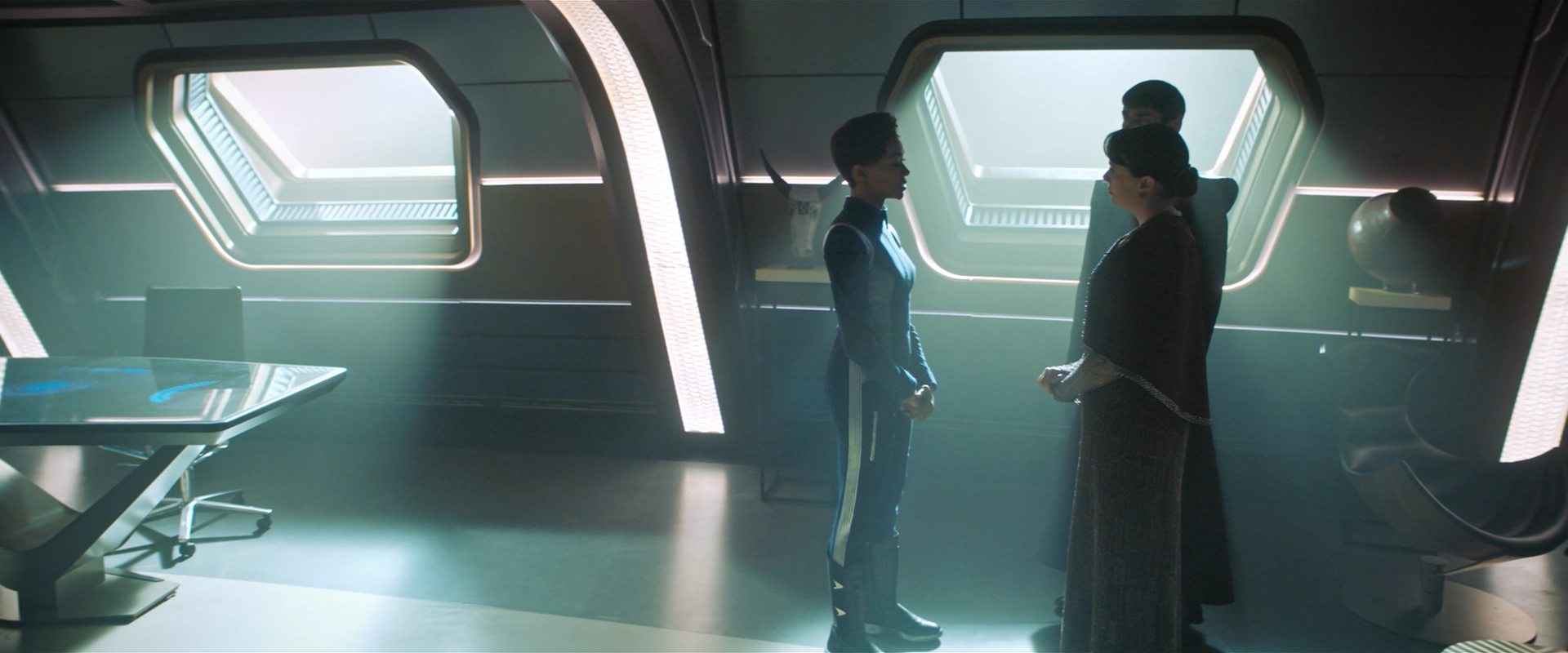 extant_StarTrekDiscovery_2x13-SuchSweetSorrowPart1_03699.jpg