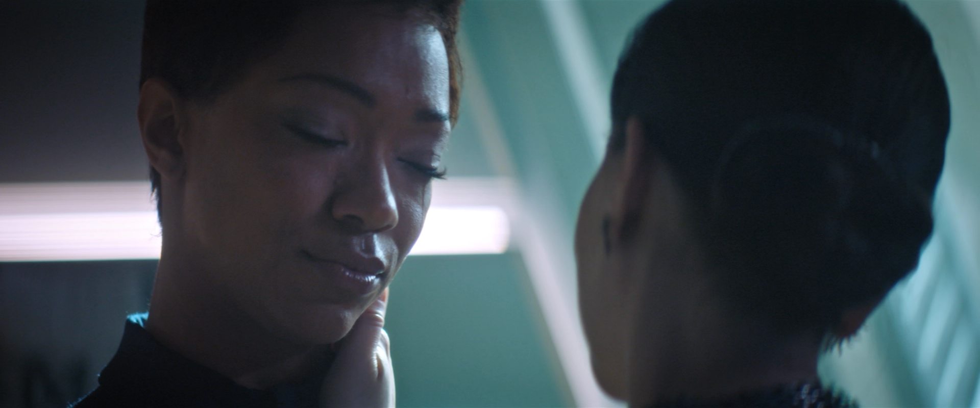 extant_StarTrekDiscovery_2x13-SuchSweetSorrowPart1_03851.jpg