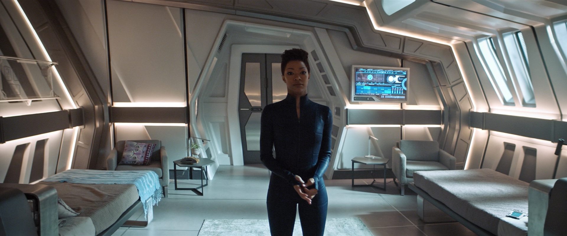 extant_StarTrekDiscovery_2x13-SuchSweetSorrowPart1_04055.jpg