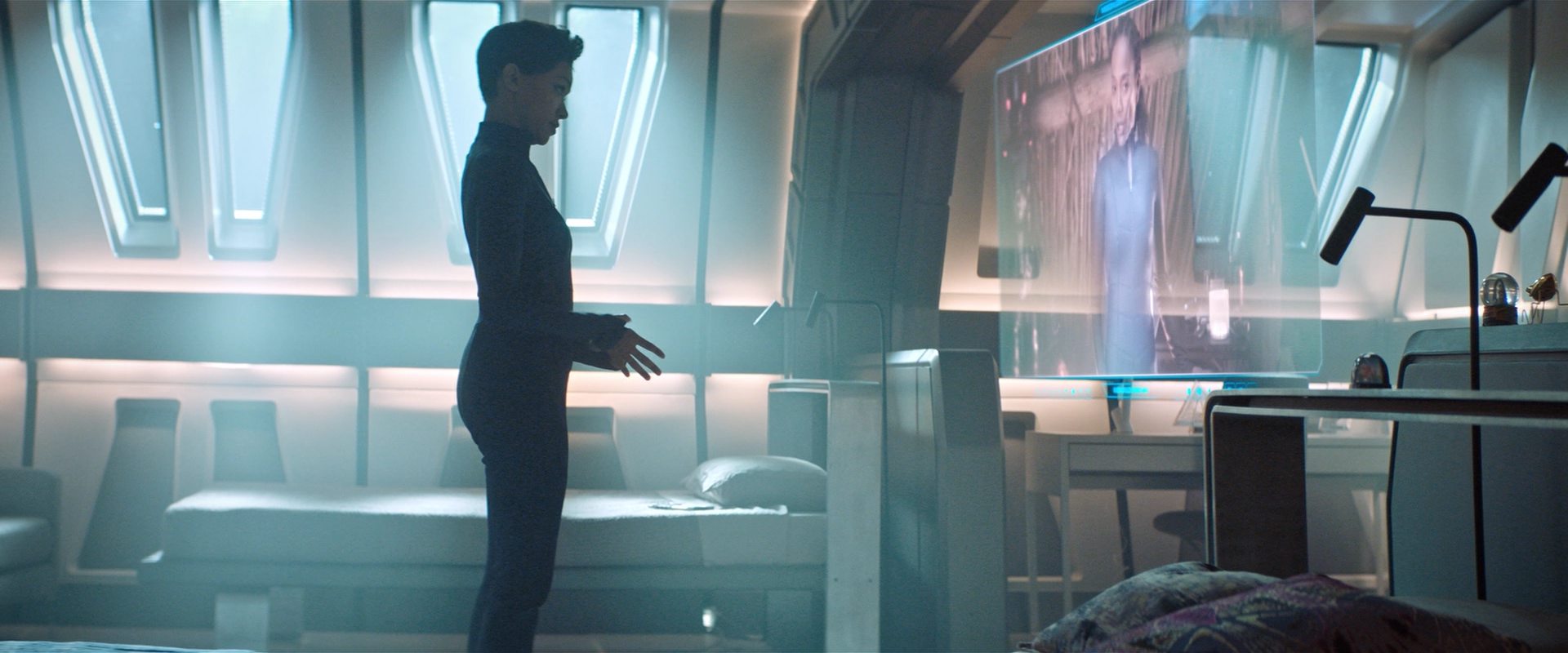 extant_StarTrekDiscovery_2x13-SuchSweetSorrowPart1_04056.jpg