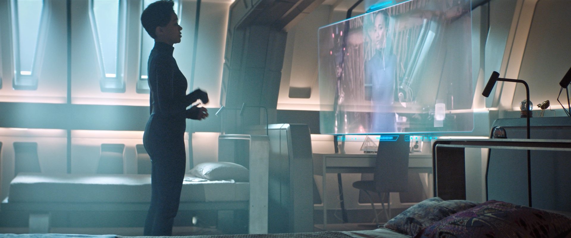 extant_StarTrekDiscovery_2x13-SuchSweetSorrowPart1_04063.jpg