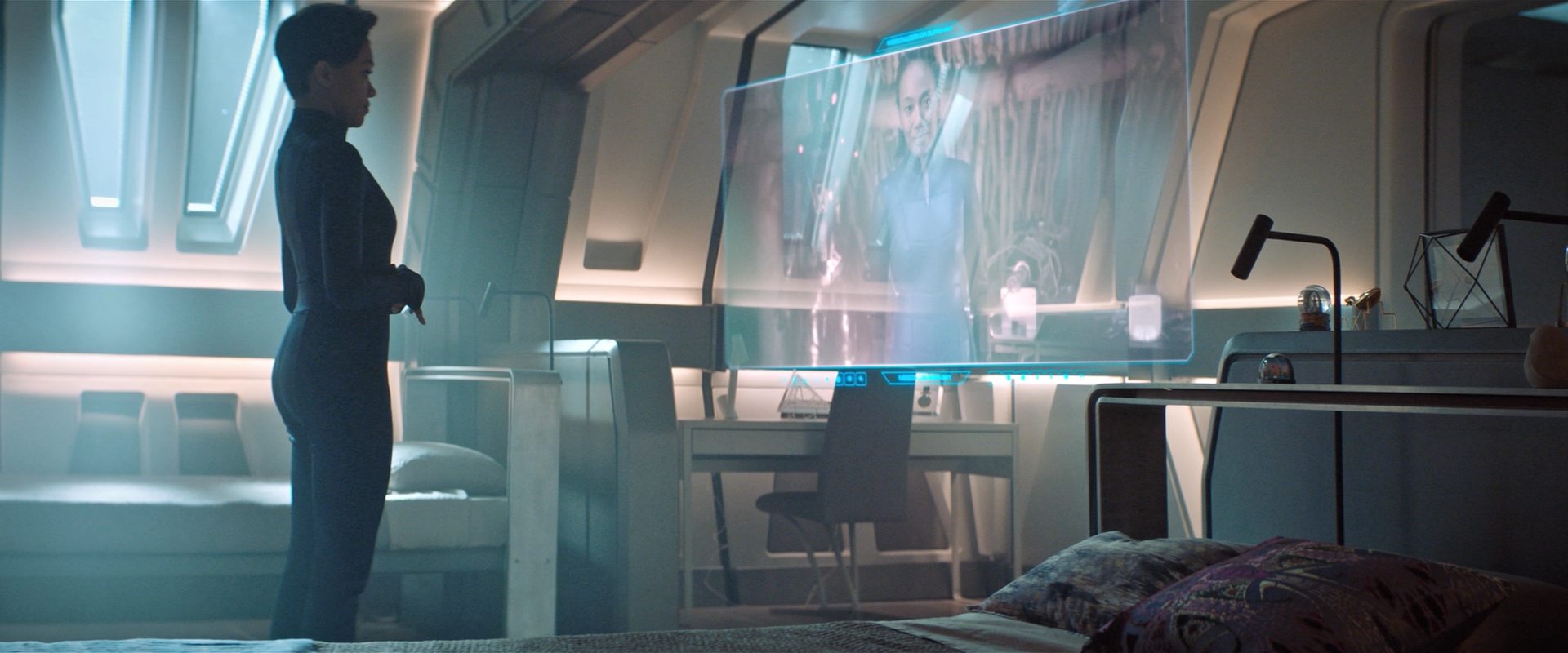 extant_StarTrekDiscovery_2x13-SuchSweetSorrowPart1_04074.jpg
