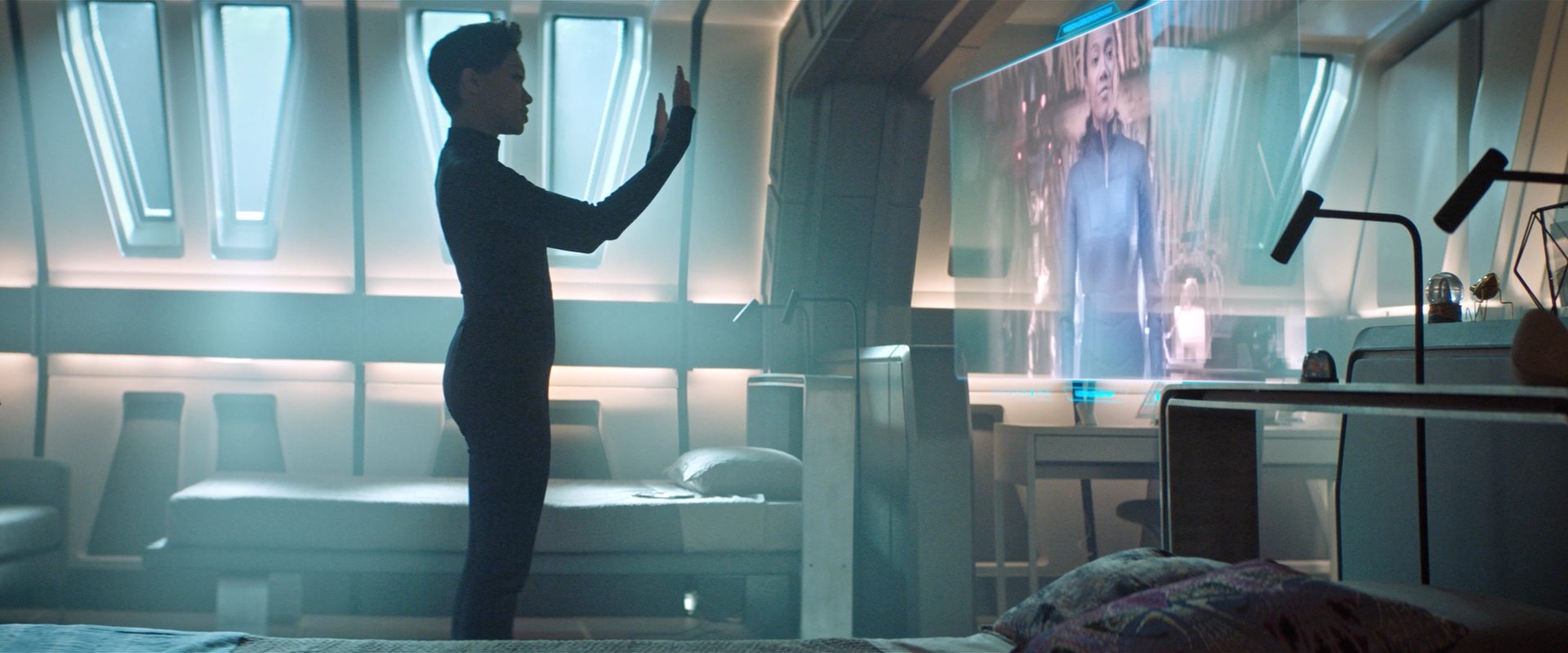 extant_StarTrekDiscovery_2x13-SuchSweetSorrowPart1_04098.jpg