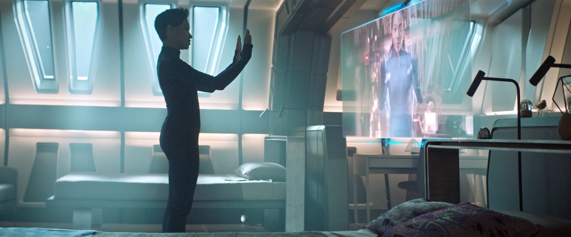 extant_StarTrekDiscovery_2x13-SuchSweetSorrowPart1_04099.jpg