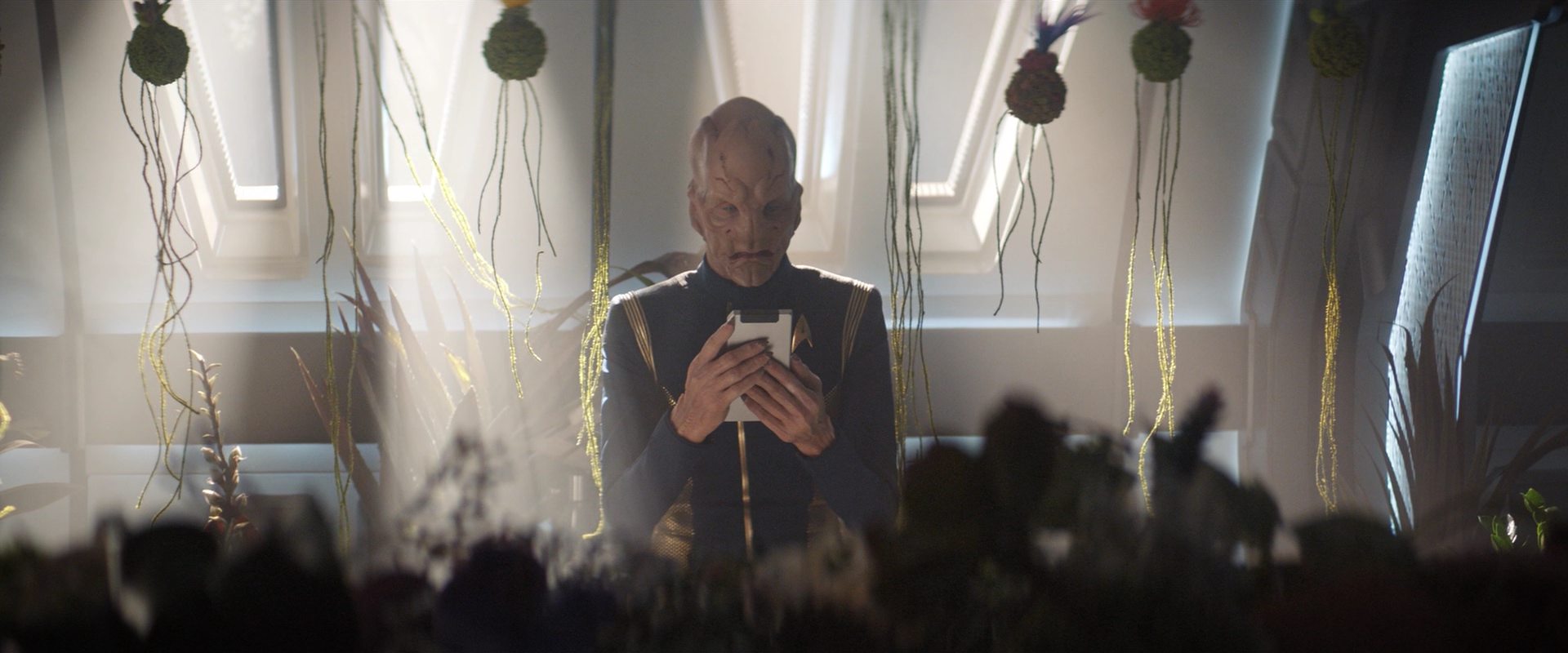 extant_StarTrekDiscovery_2x13-SuchSweetSorrowPart1_04495.jpg
