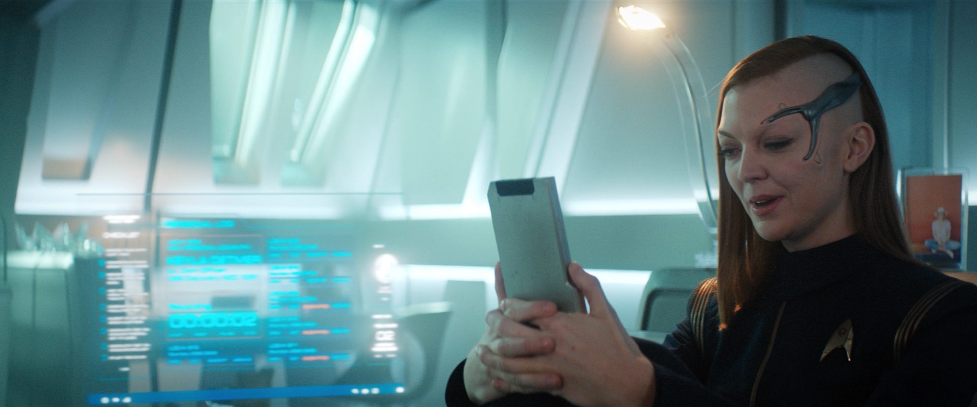 extant_StarTrekDiscovery_2x13-SuchSweetSorrowPart1_04582.jpg