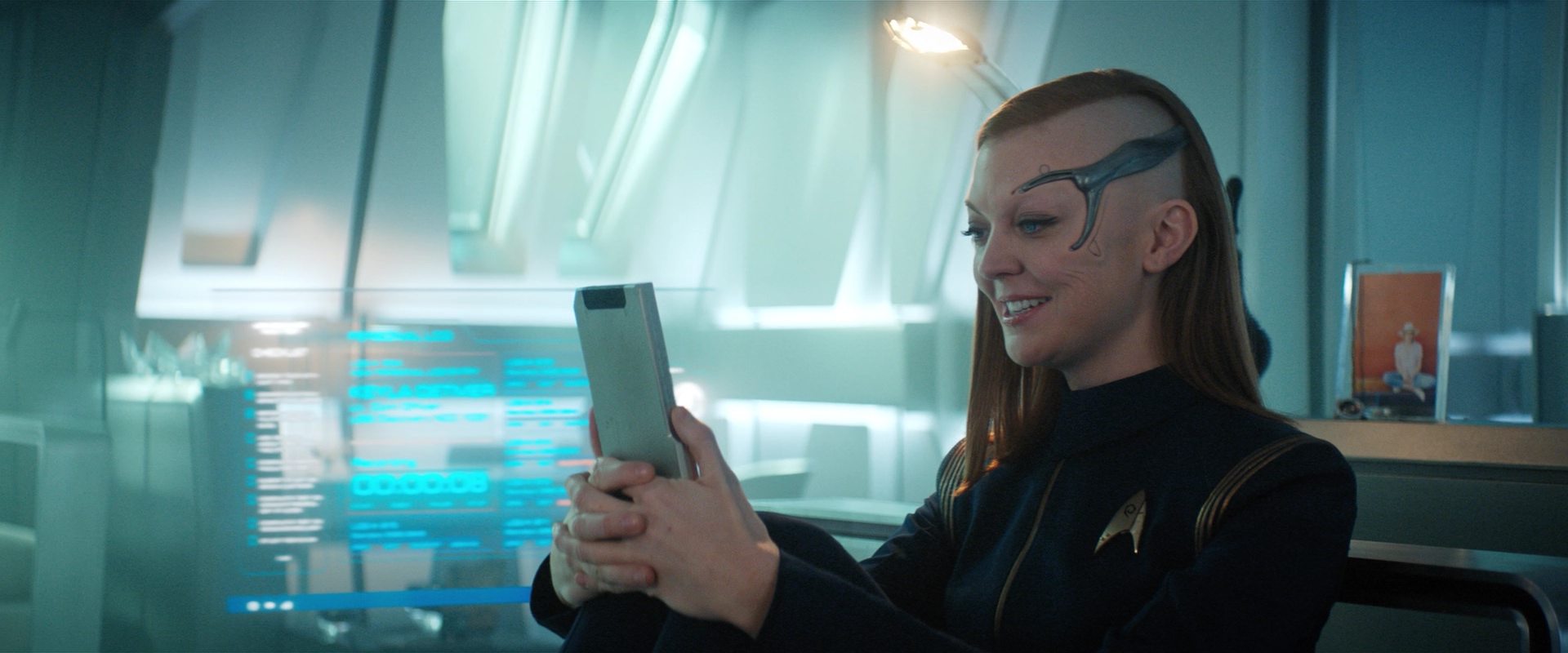 extant_StarTrekDiscovery_2x13-SuchSweetSorrowPart1_04594.jpg