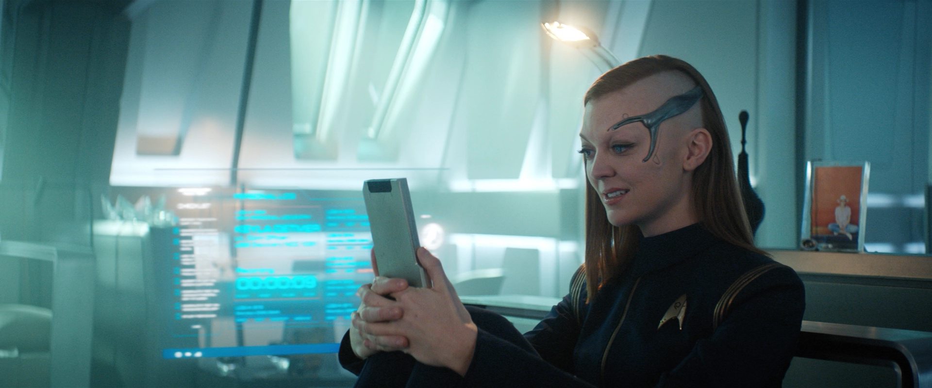 extant_StarTrekDiscovery_2x13-SuchSweetSorrowPart1_04596.jpg