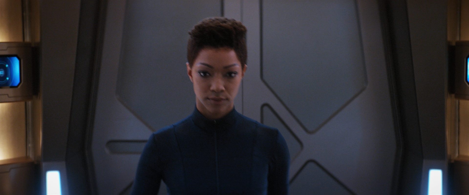 extant_StarTrekDiscovery_2x13-SuchSweetSorrowPart1_04671.jpg