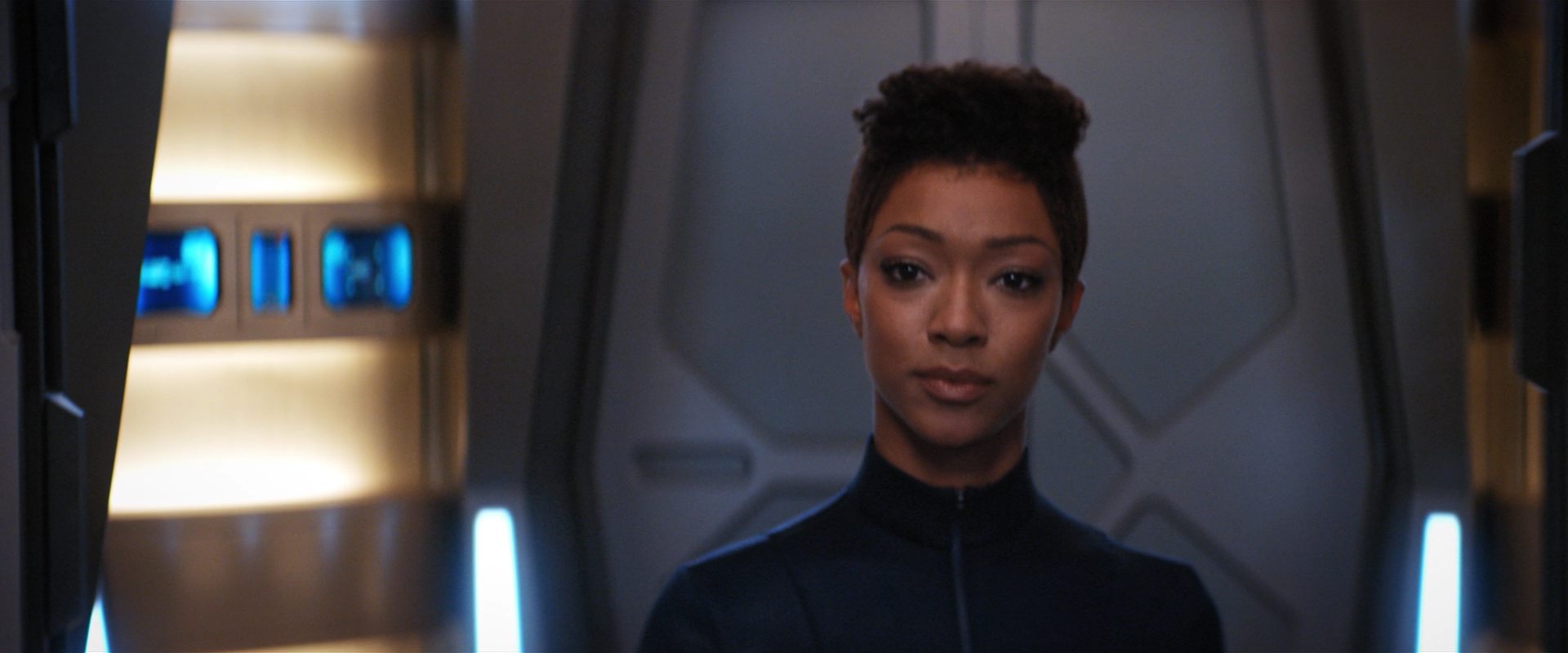 extant_StarTrekDiscovery_2x13-SuchSweetSorrowPart1_04674.jpg