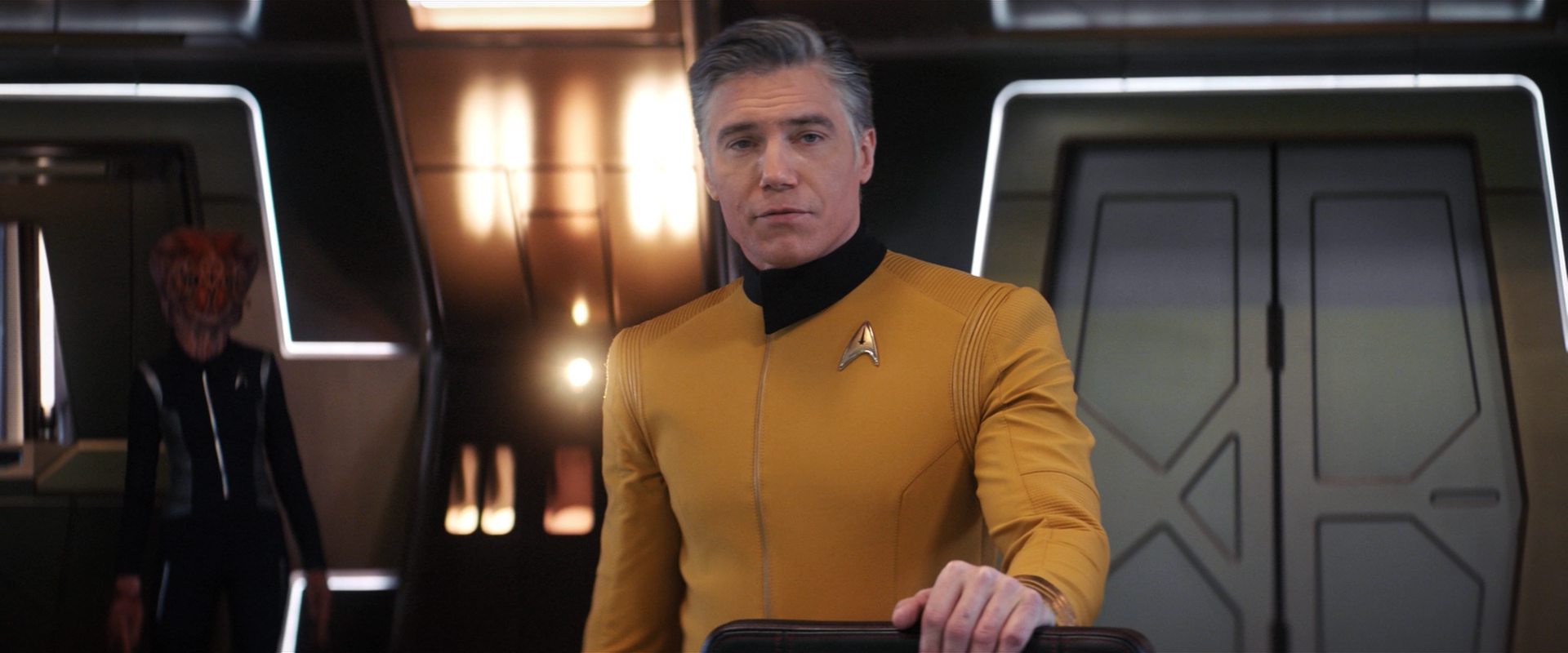 extant_StarTrekDiscovery_2x13-SuchSweetSorrowPart1_04742.jpg