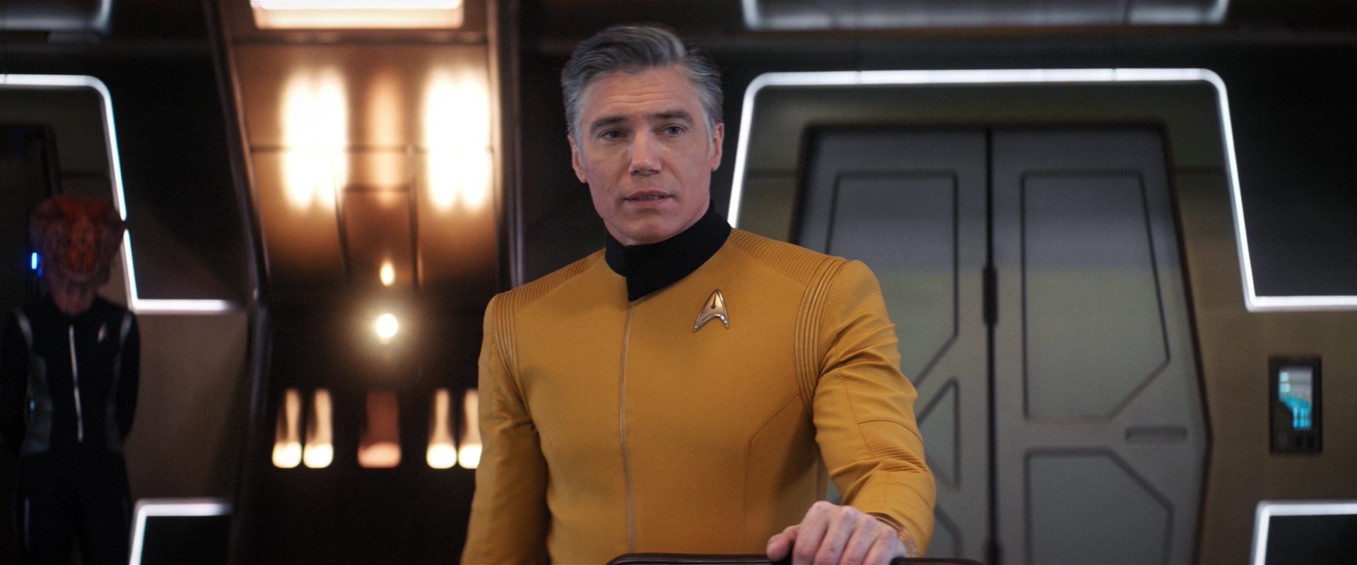 extant_StarTrekDiscovery_2x13-SuchSweetSorrowPart1_04744.jpg
