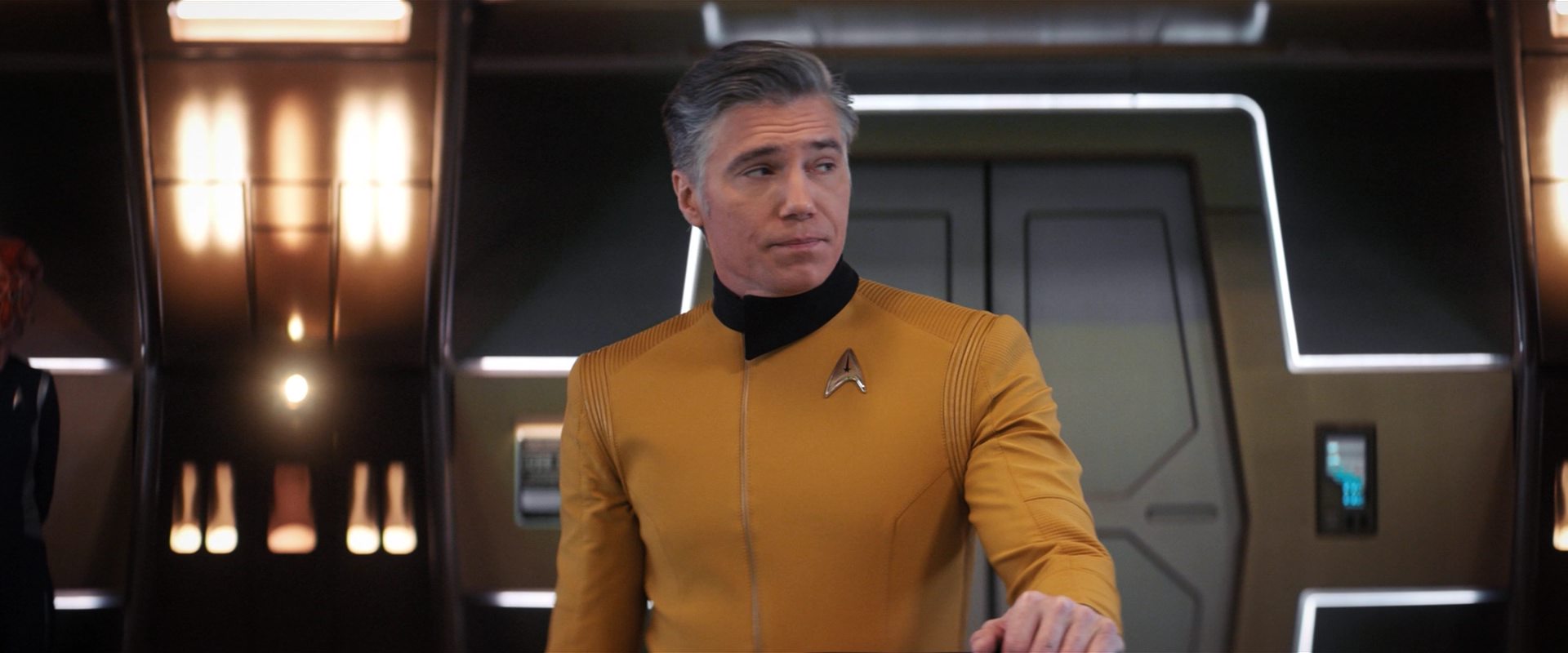 extant_StarTrekDiscovery_2x13-SuchSweetSorrowPart1_04747.jpg