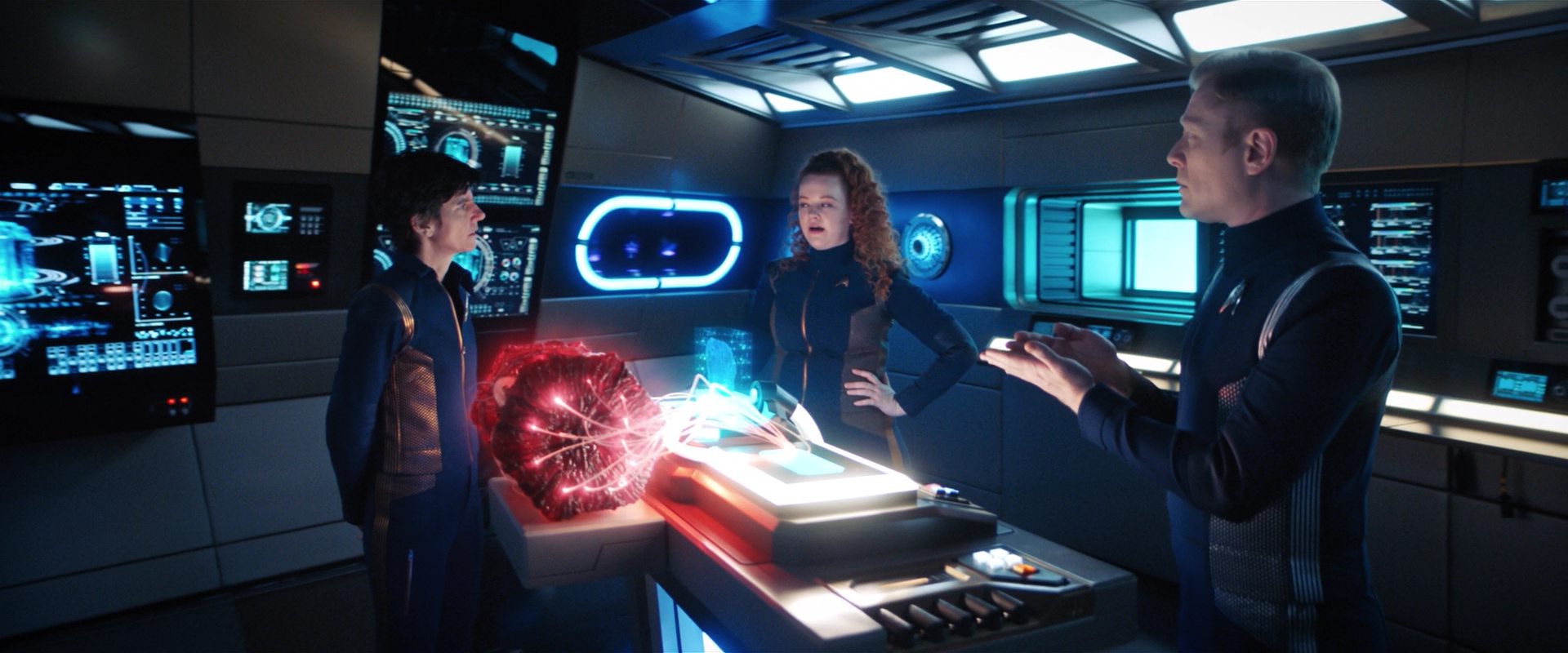 extant_StarTrekDiscovery_2x13-SuchSweetSorrowPart1_05178.jpg