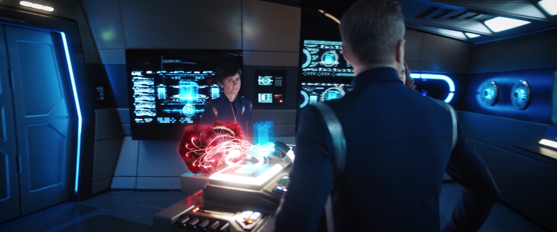 extant_StarTrekDiscovery_2x13-SuchSweetSorrowPart1_05248.jpg