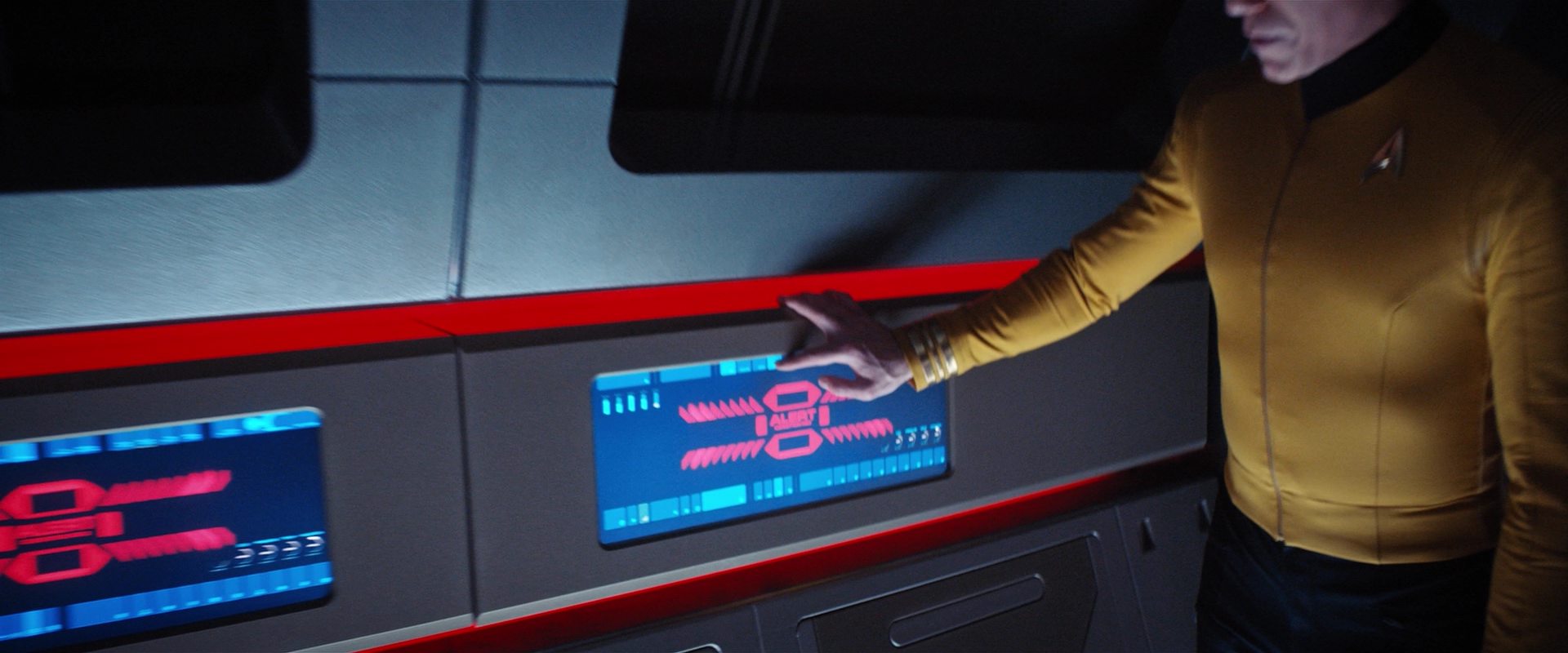 extant_StarTrekDiscovery_2x13-SuchSweetSorrowPart1_05397.jpg