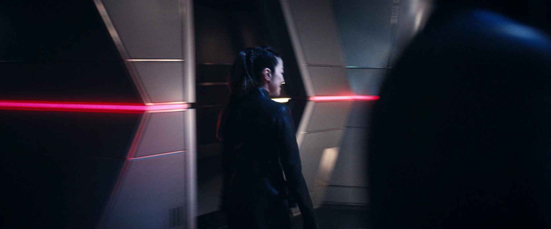 extant_StarTrekDiscovery_2x13-SuchSweetSorrowPart1_05417.jpg