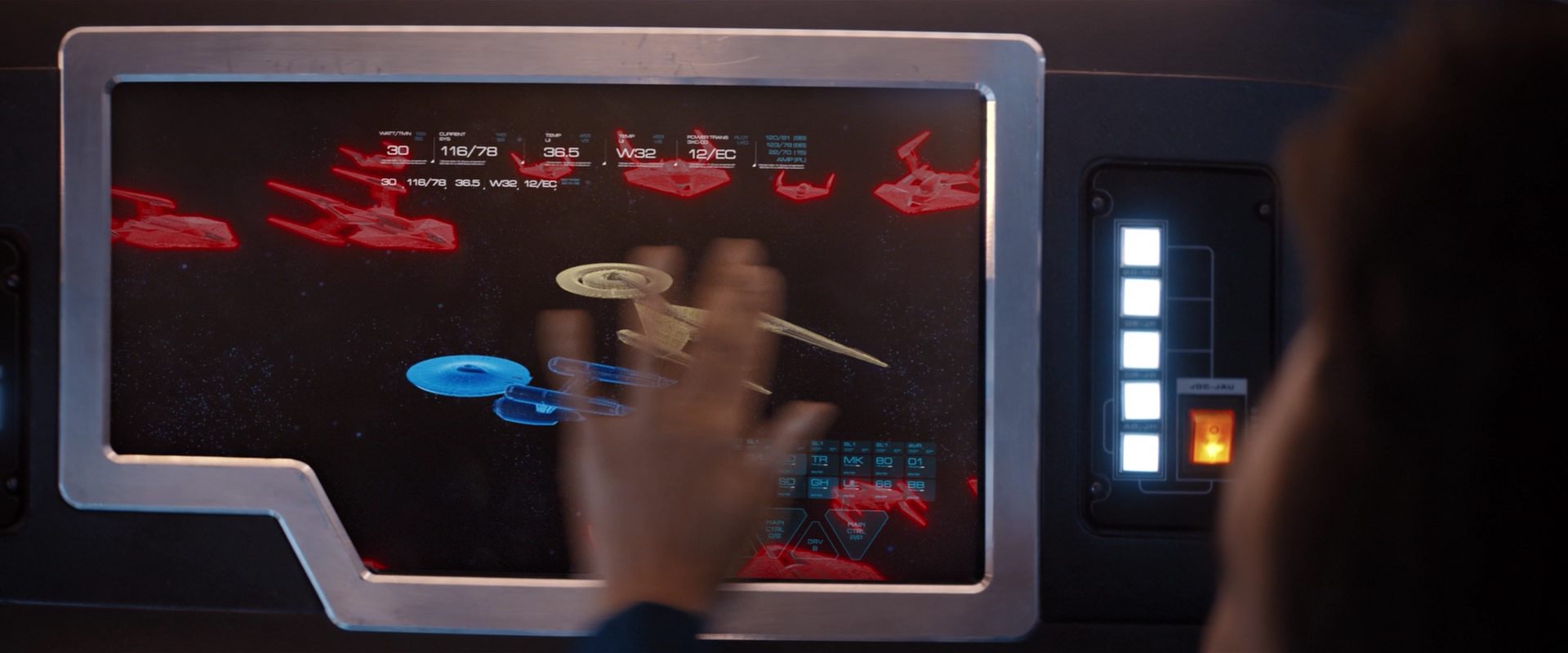 extant_StarTrekDiscovery_2x13-SuchSweetSorrowPart1_05545.jpg