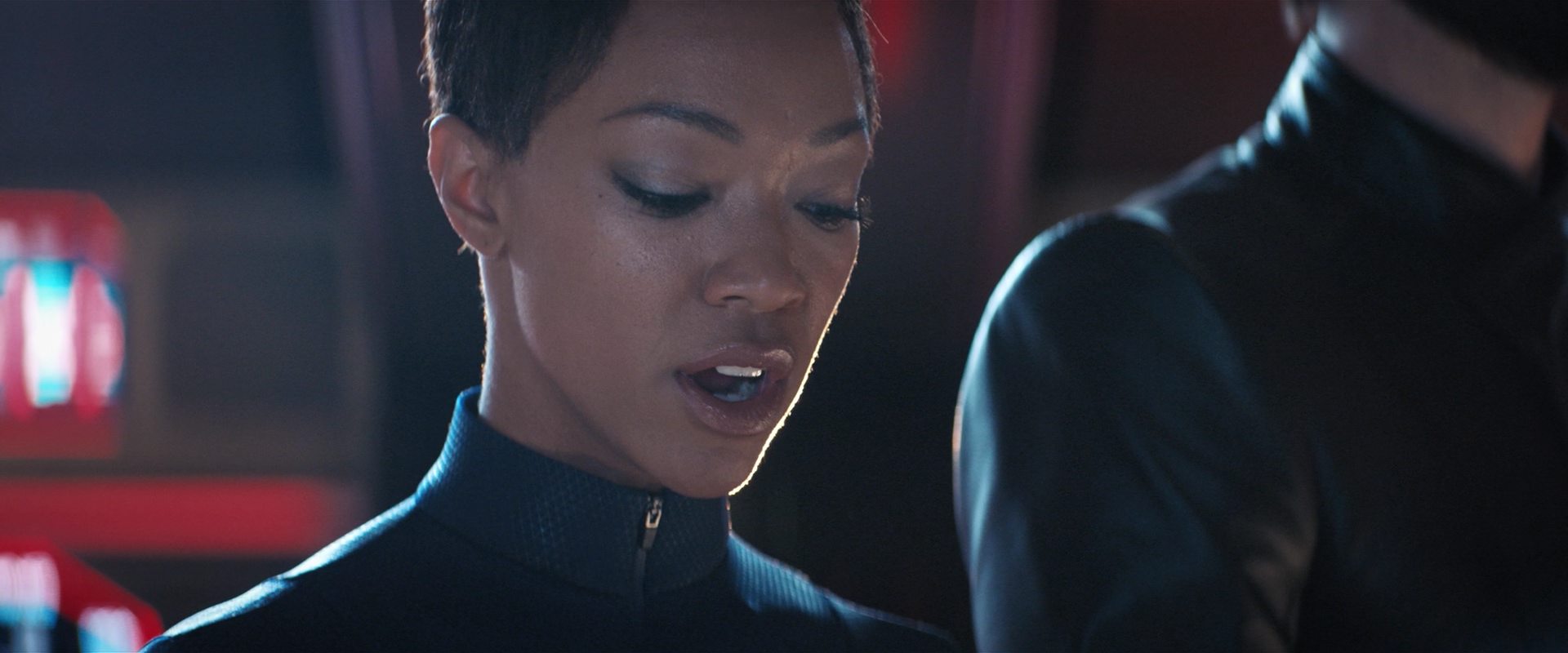 extant_StarTrekDiscovery_2x13-SuchSweetSorrowPart1_05547.jpg