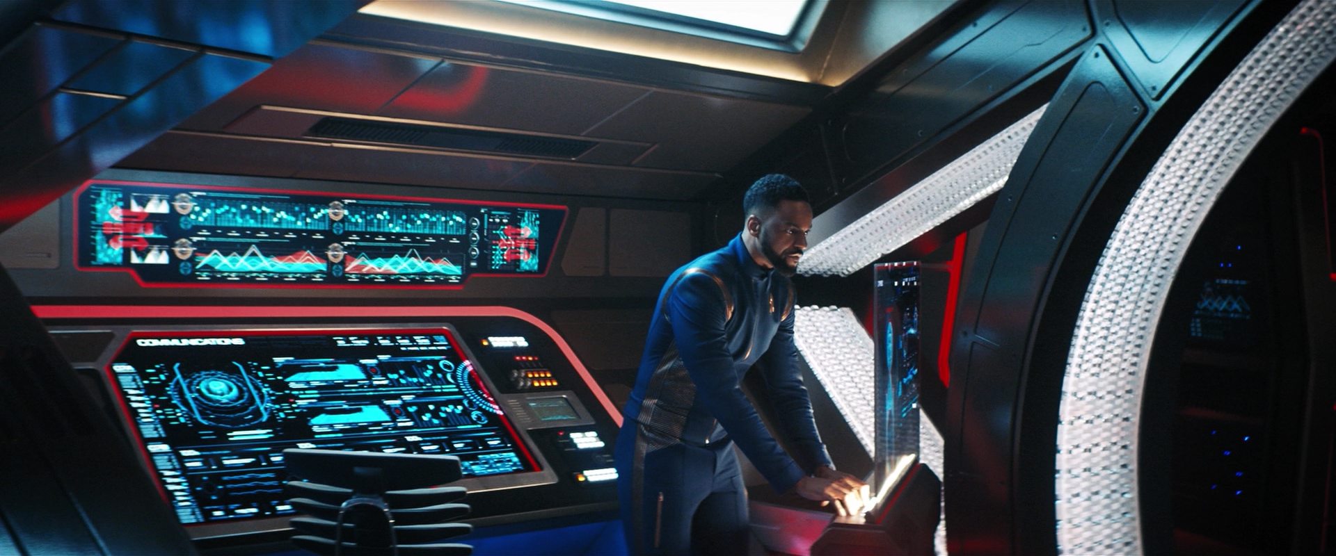 extant_StarTrekDiscovery_2x14-SuchSweetSorrowPart2_01080.jpg