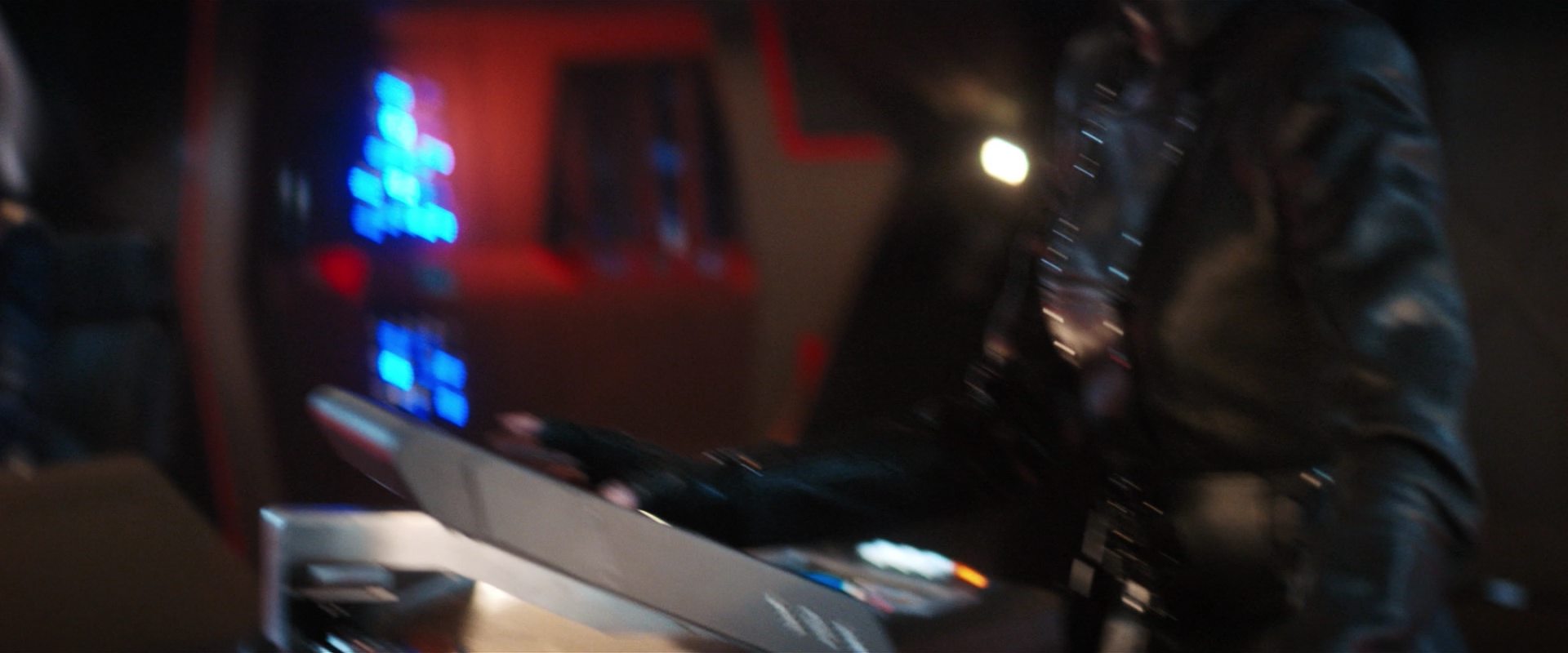 extant_StarTrekDiscovery_2x14-SuchSweetSorrowPart2_01307.jpg