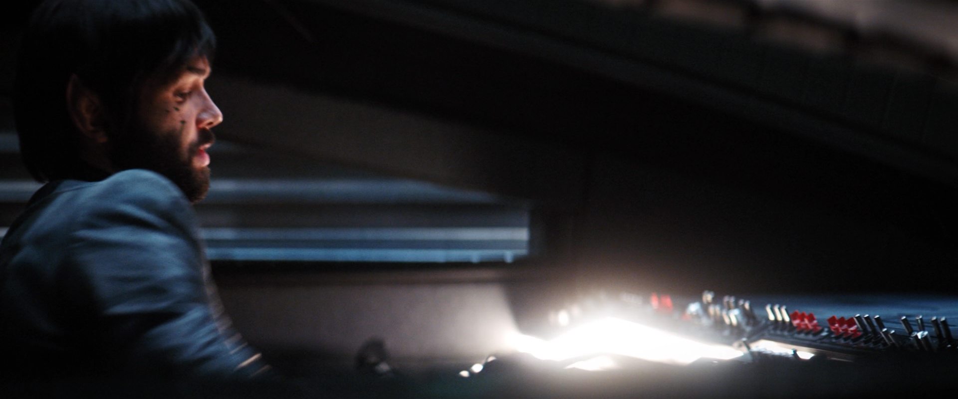 extant_StarTrekDiscovery_2x14-SuchSweetSorrowPart2_02043.jpg
