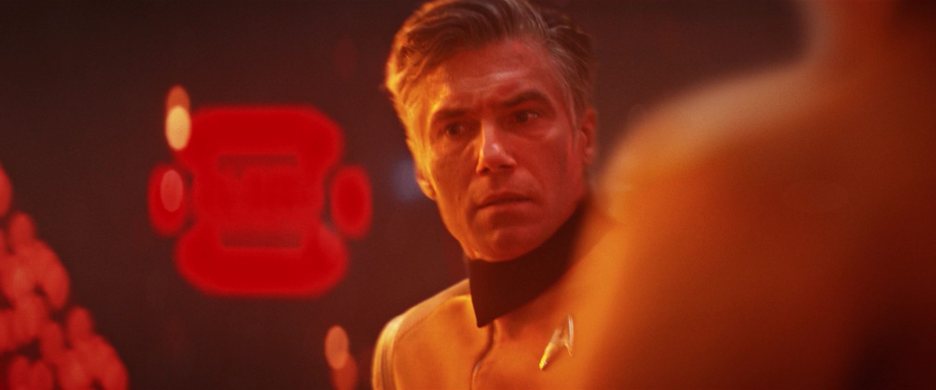 extant_StarTrekDiscovery_2x14-SuchSweetSorrowPart2_02426.jpg