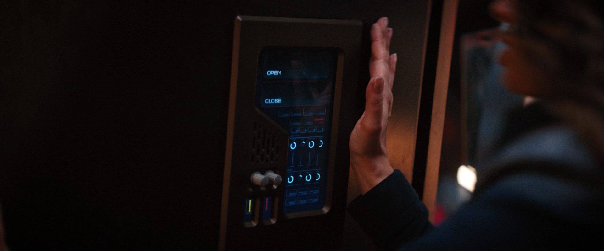 extant_StarTrekDiscovery_2x14-SuchSweetSorrowPart2_02463.jpg