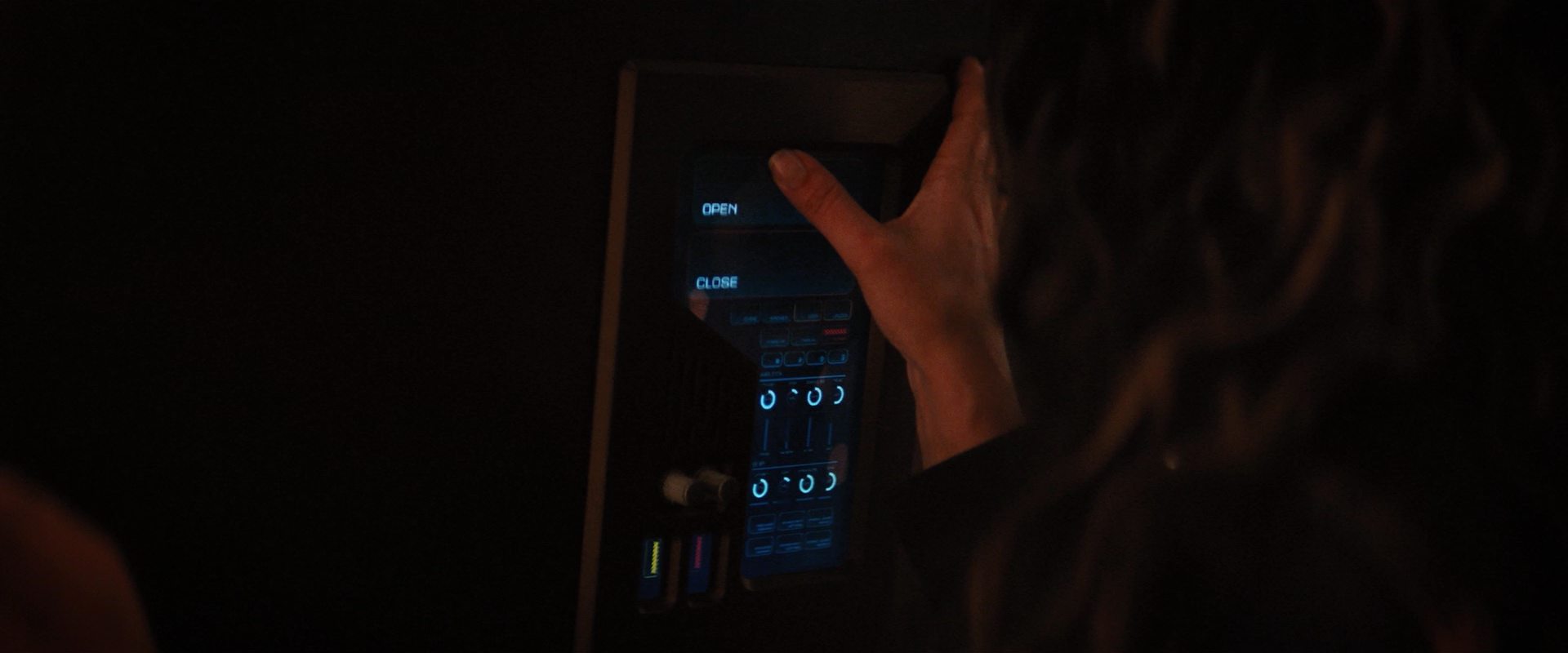 extant_StarTrekDiscovery_2x14-SuchSweetSorrowPart2_02464.jpg