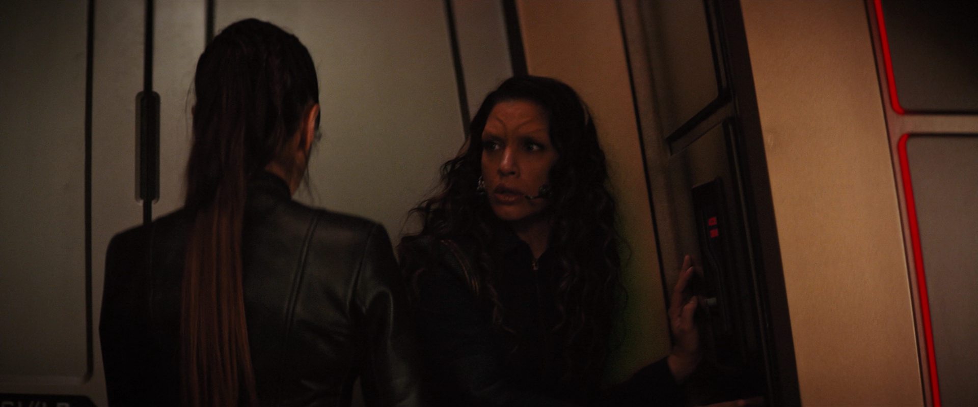 extant_StarTrekDiscovery_2x14-SuchSweetSorrowPart2_02470.jpg
