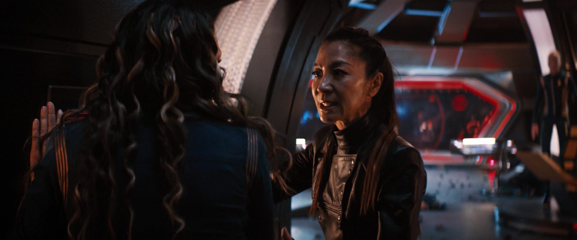extant_StarTrekDiscovery_2x14-SuchSweetSorrowPart2_02472.jpg